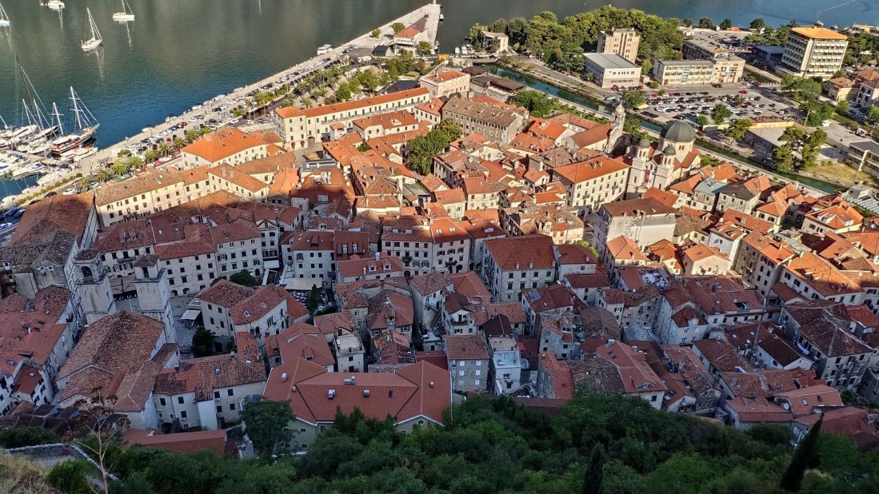 Guesthouse Lovcen Kotor Bagian luar foto
