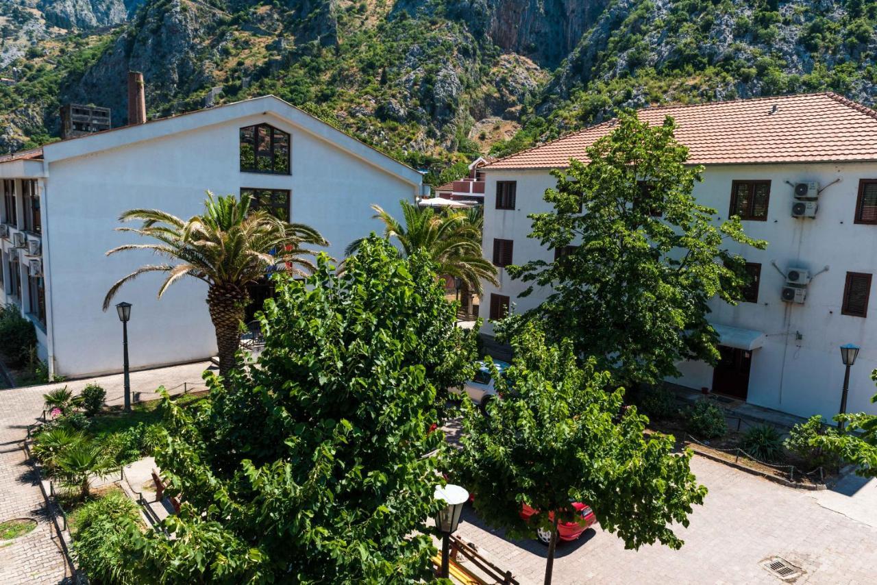 Guesthouse Lovcen Kotor Bagian luar foto